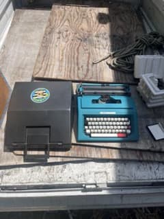 中古品　olivetti lettera42 タイプライター　ブルー　グリーン 中古品 olivetti lettera42 タイプライター ブルー グリーン | Mercari
