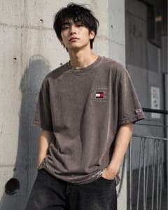 TOMMY JEANS グレー Tシャツ S 本日限り値下げ中！のサムネイル