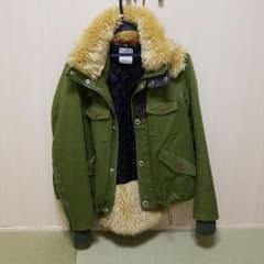 カーキアウターのサムネイル