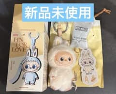 ラ*チ様 PINFORLOVE イニシャル　ラブブ　ぬいぐるみ　キーホルダー 正のサムネイル