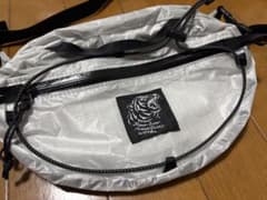 【限定モデル・美品】ロウロウマウンテンワークス　ナッツパック　TIGER　虎のサムネイル