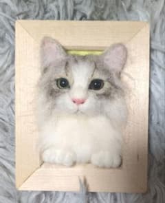 〘大幅値下げ〙羊毛フェルト 猫の置物 木製フレーム付きのサムネイル