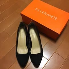 ELLE PLANETE ポインテッドトゥパンプス（ブラックスエード）のサムネイル