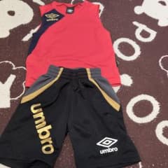 子供用UMBRO サッカーウェア 上下セットのサムネイル