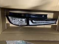 ルーミー　テールランプ　右　傷アリ 81551-B1230のサムネイル