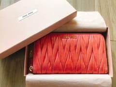 miumiu 長財布のサムネイル
