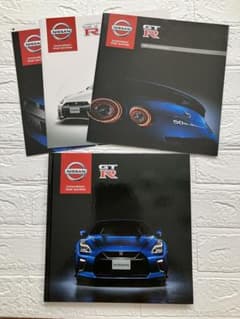NISSAN GT-R 公式カタログ 4冊セット - メルカリ