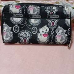 LeSportsac 猫プリント 長財布のサムネイル