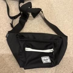 Herschel Supply Co. ボディバッグ ブラックのサムネイル