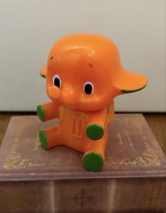お値下げ新品ソフビ人形サトちゃん黄色いランドセル お座り昭和レトロ 当時物 お値下げ新品ソフビ人形サトちゃん黄色いランドセル お座り昭和レトロ
