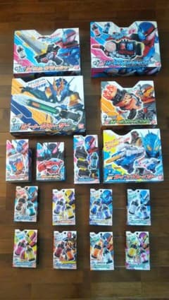 仮面ライダー  ビルド  ドライバー＆フルボトル  セットのサムネイル