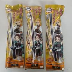 鬼滅の刃 日輪刀鉛筆＆キャップセット 3個セットのサムネイル