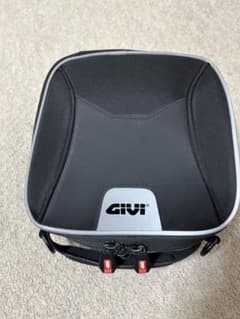 GIVI XS319 クイックリリースタンクバッグ3リットル 中古品のサムネイル