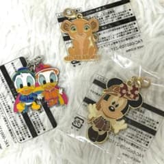 ディズニー ピンバッジ チャーム 3点セット - メルカリ