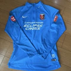 支給品Urawa Red Diamonds Nike トレーニングウェア - メルカリ