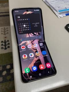 Galaxy Z Flip3 5G 8GB/256GB SIMフリーのサムネイル