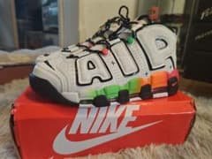 NIKE AIR MORE UPTEMPO スニーカーのサムネイル