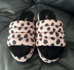 UGG ヒョウ柄　ファーサンダル　22cm UGG ピンク ヒョウ柄 レオパード サンダル - メルカリ