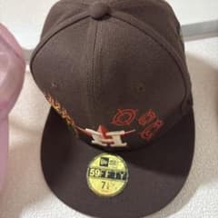 じ*ん様 NEW ERA 59FIFTY キャップ ブラウンのサムネイル