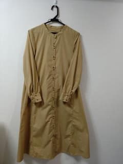ベージュ ロングシャツワンピース 長袖のサムネイル