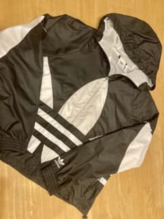 ともしゃんさん専用adidasビッグトレフォイル　ビックロゴ　ナイロンジャケットのサムネイル