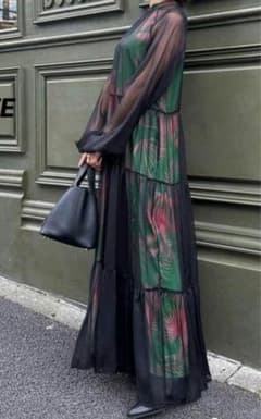 AKTE アクテ ロングシフォンカラーワンピースのサムネイル