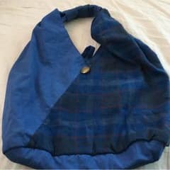 青 肩掛けバックのサムネイル
