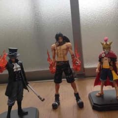 ワンピース フィギュアのサムネイル