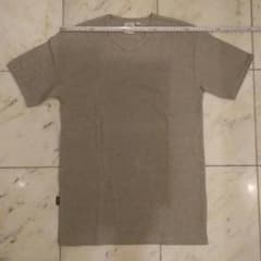 Tシャツ「Vネック」、新品「未使用」ですがタグ無しです。Lサイズ、グレー色のサムネイル