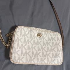 値下げ交渉ありMICHAEL KORS ショルダーバッグ MKロゴのサムネイル