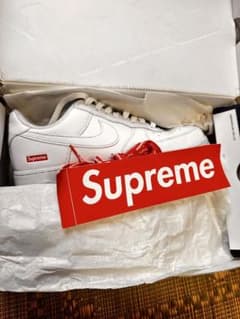 未使用品みたいです早い者勝ち！Nike エアフォース 1Supreme 26cmのサムネイル