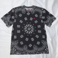 オ*ス様 Supreme Small Box Logo ペイズリー柄 バンダナ柄 オ*ス様 Supreme Small Box Logo ペイズリー柄 バンダナ柄 - メルカリ