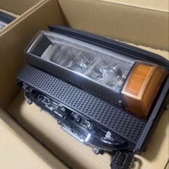 ☆値引交渉可☆新品 新車外し】ランクル250 角目 ヘッドライト 左右2個