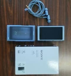 【超美品❗】SONY ハイレゾウォークマンA45HN 16GB オマケ付きのサムネイル