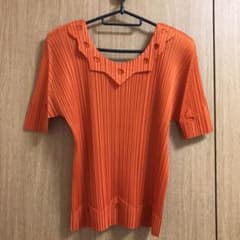 イッセイミヤケ プリーツプリーズ トップス　オレンジ色　サイズ3のサムネイル