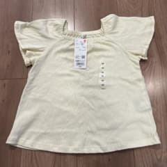 新品⭐︎ユニクロ120ギャザーフレアスリーブTシャツのサムネイル