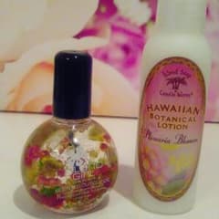 送料無料☆未使用☆ISLAND GIRLキューティクルオイル&ボディーローションのサムネイル
