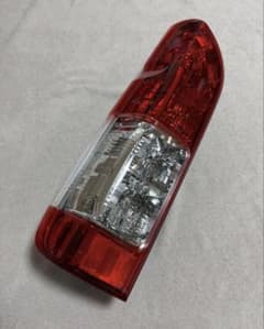 り*く様 200系 ハイエース 純正 テールランプ 助手席側 - メルカリ