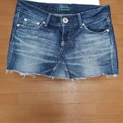 ミニスカートのサムネイル