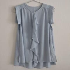 フリル付きノースリーブシャツ ライトブルー 日本製