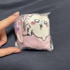 映画ちいかわ 人魚の島のひみつ 巾着ポーチ　モモンガ＆古本屋のサムネイル
