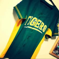 阪神 ユニフォームのサムネイル