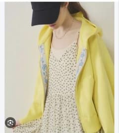 美品　イエロー ジップアップパーカー　unitageのサムネイル