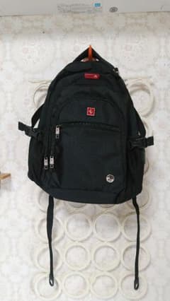 【新品】SWISSWIN 多機能リュックのサムネイル