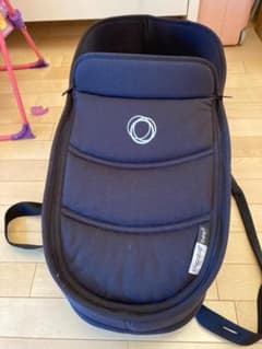 バガブービー　キャリーコット　（Bugaboo Bee Carrycot）のサムネイル