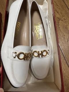 Ferragamo ホワイトローファーのサムネイル