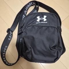 UNDER ARMOUR ショルダーバッグ ブラックのサムネイル
