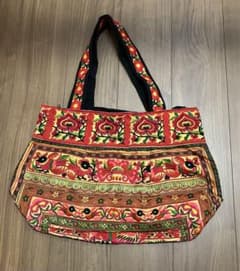 【モン族】刺繍バッグ　大きめトートバッグのサムネイル