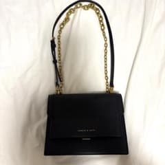 CHARLES & KEITH ショルダーバッグのサムネイル
