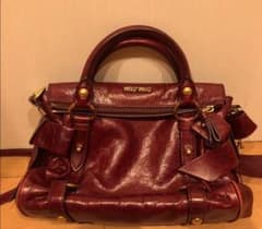 ハンドバッグ ショルダーバッグ光沢があるmaroonカラーですのサムネイル
